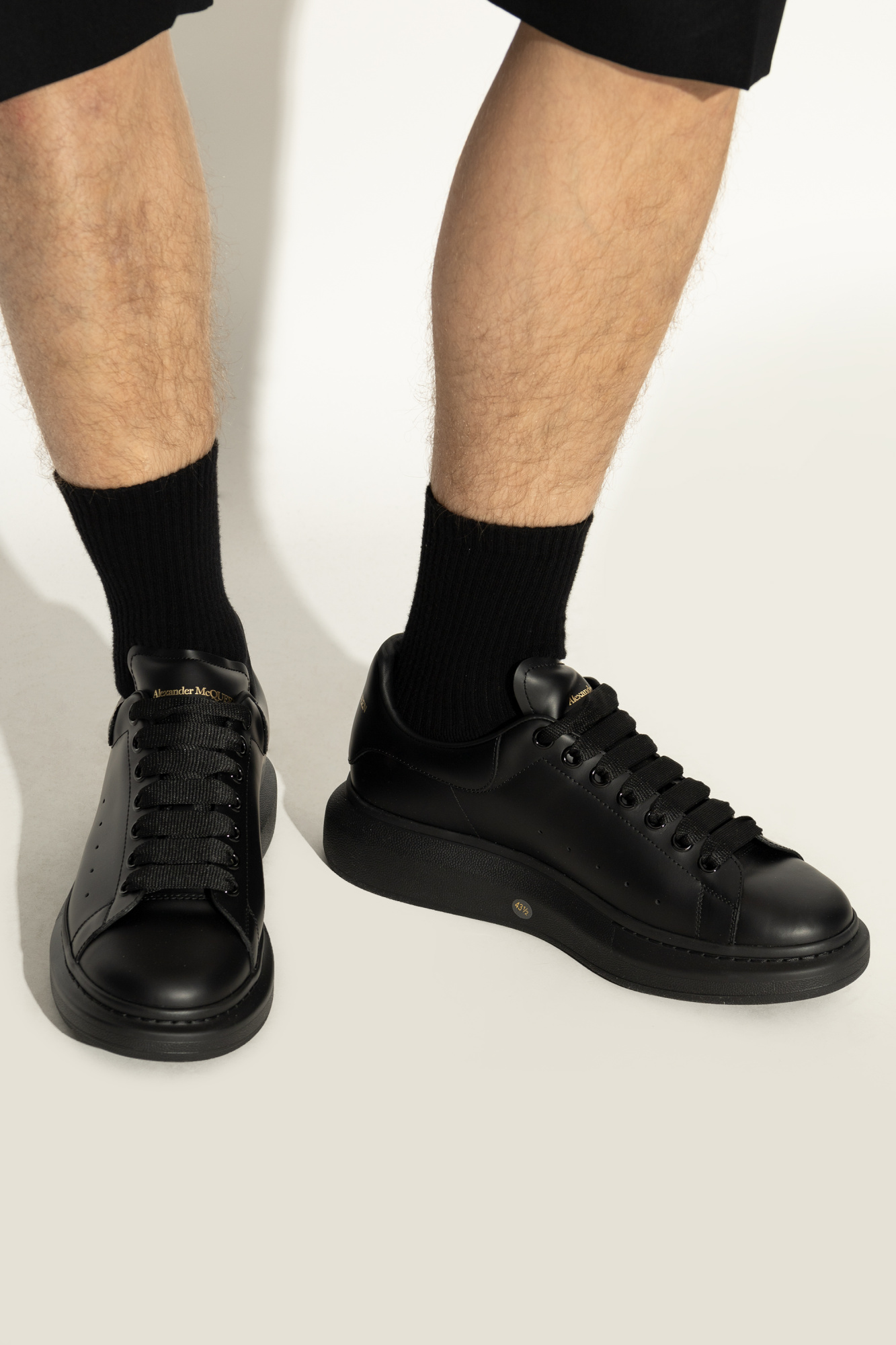 スニーカー ALEXANDER MCQUEEN Men Sneakers 553680WWAAN 1002 Black Alexander McQueen Sneaker Oversize black | TheDoubleF